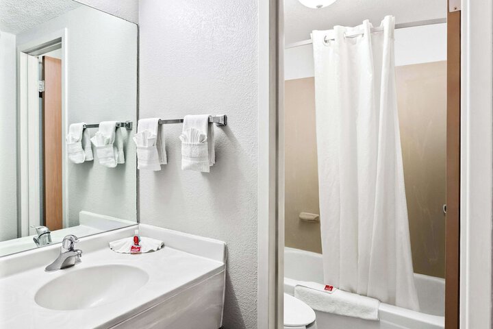 Econo Lodge Willowbrook