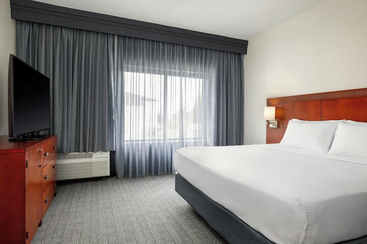 Courtyard by Marriott Minneapolis-St. Paul Airport