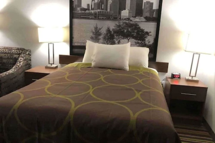 Room 35 of 54