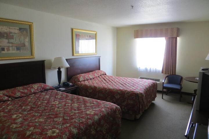 HomeTown Hotel Bryant