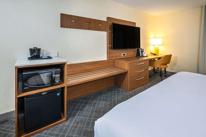 Room 9 of 19
