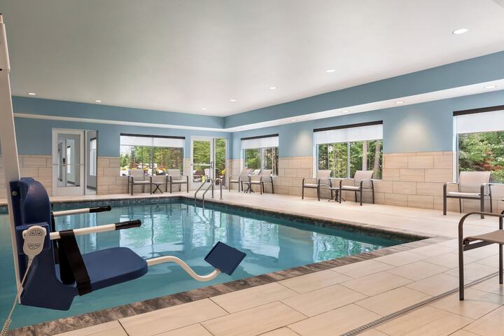 Holiday Inn Express and Suites Rhinelander by IHG