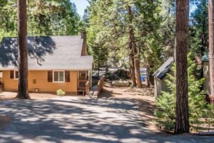 Knotty Pines Cabins
