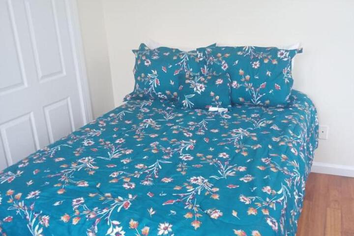 1 bedroom with free parking