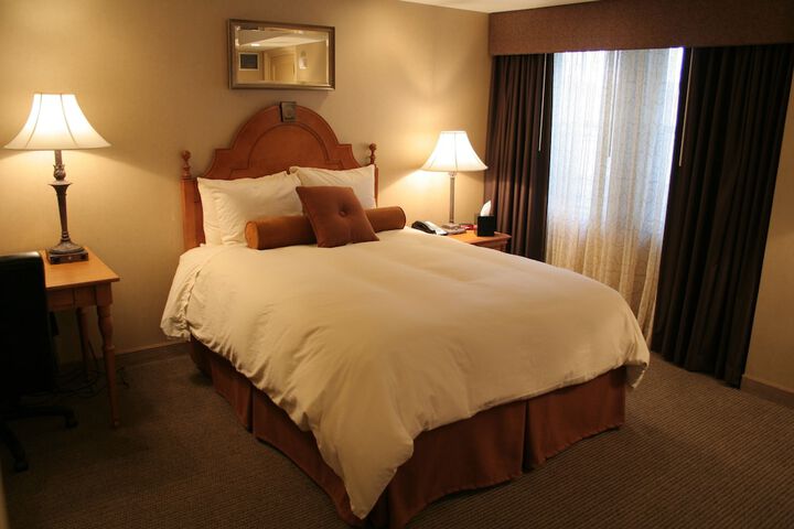 Room 32 of 75