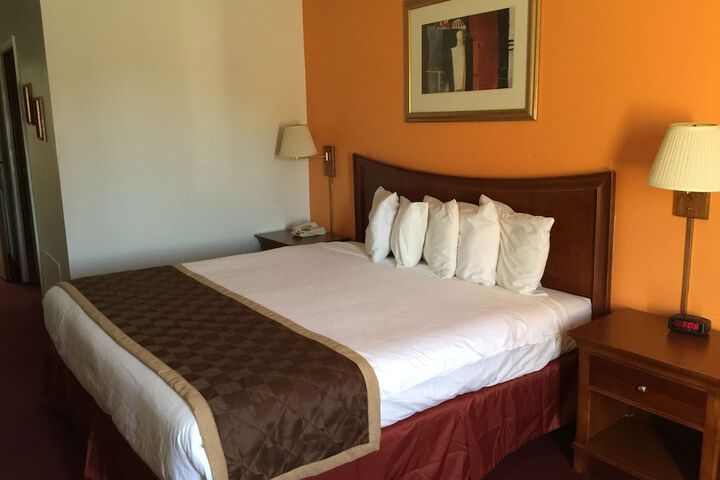 Room 9 of 22