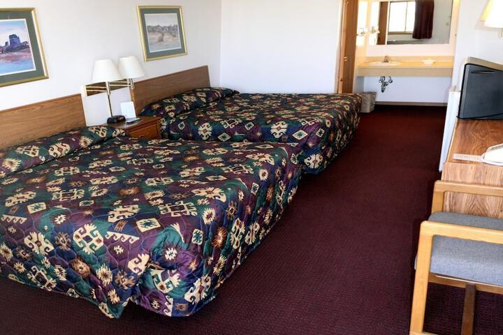Room 10 of 14