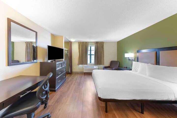 Room 18 of 32