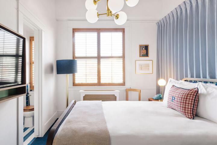 Room 12 of 56