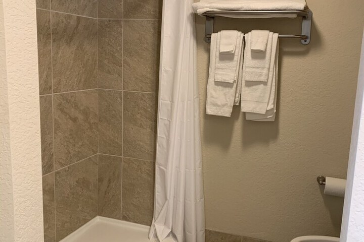Room 15 of 25
