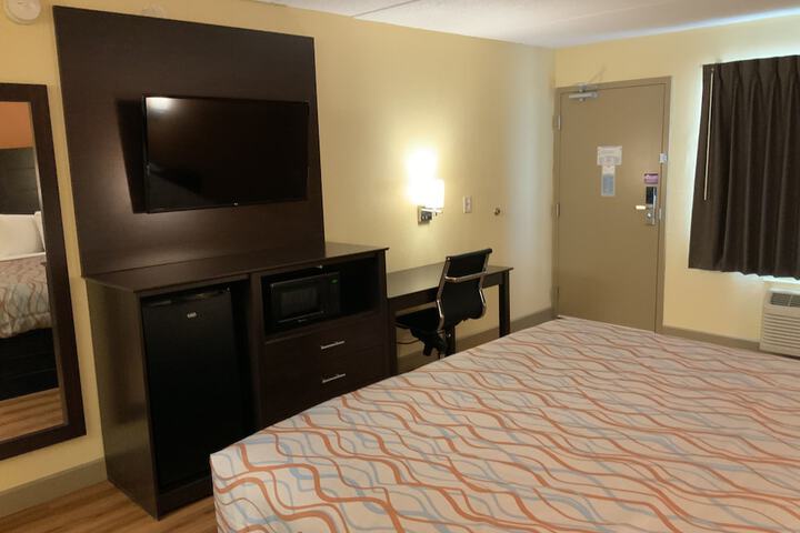 Room 11 of 15