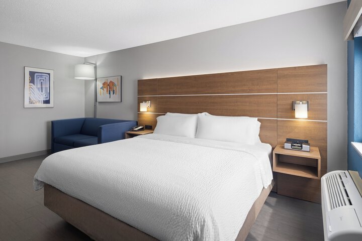 Holiday Inn Express Sheboygan-Kohler by IHG