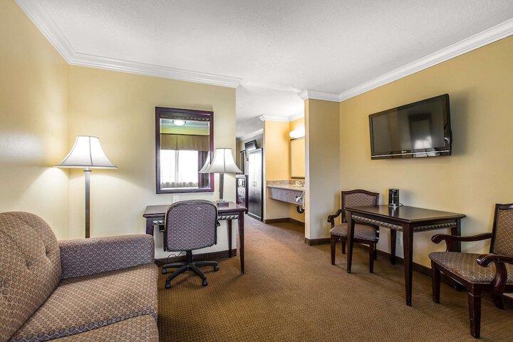 Room 21 of 39