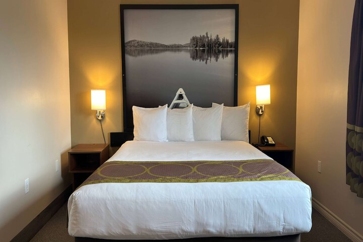 Room 28 of 37