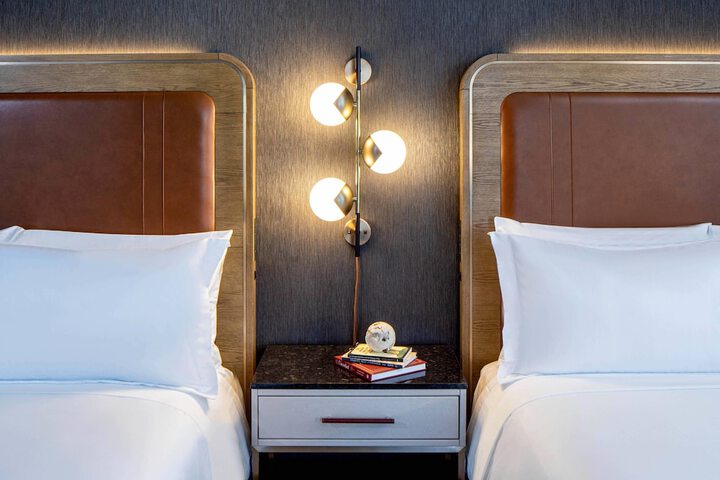 Room 42 of 84