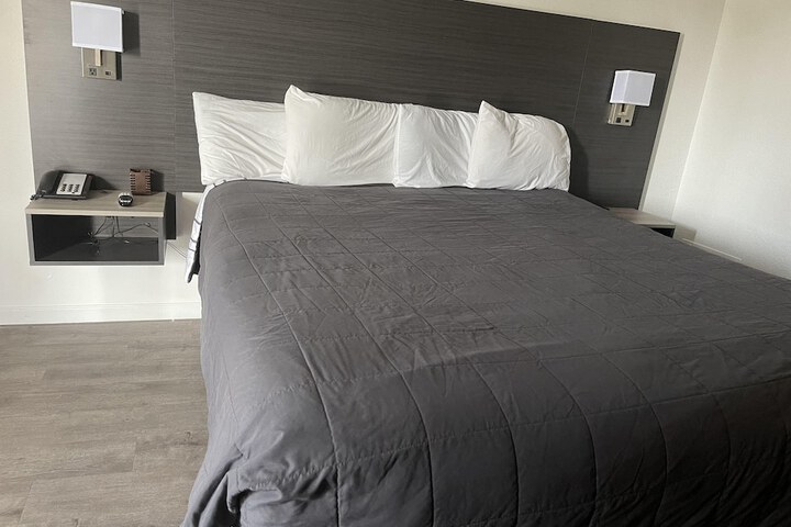 Room 32 of 57