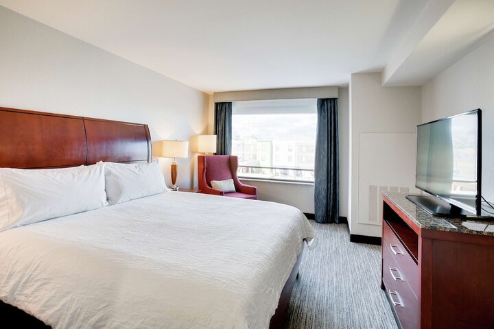 Room 33 of 60