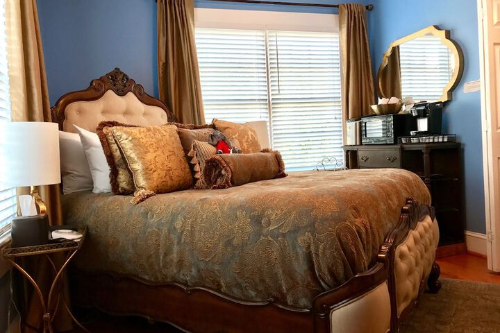 Room 28 of 47
