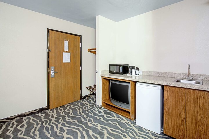 Room 19 of 30