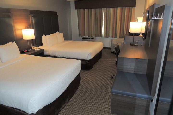 Room 70 of 105
