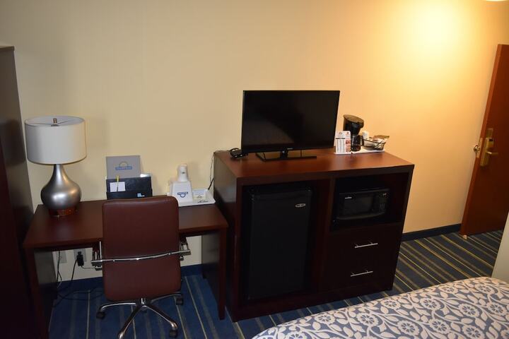 Room 16 of 60