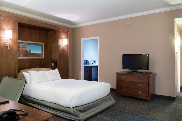 Room 43 of 60