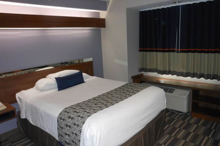 Room 17 of 48