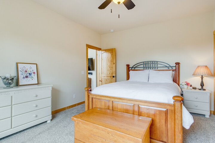 Jefferson Mountain Cabin w / Private Deck & Grill!