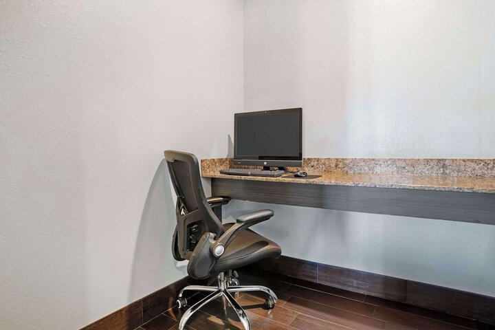 Business Center 38 of 38