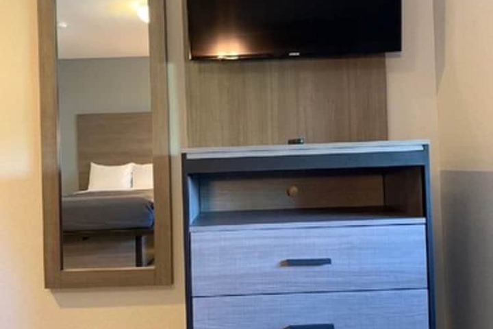 Room 18 of 26