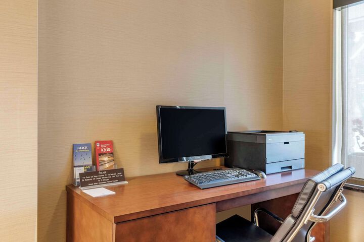 Comfort Inn & Suites Lincoln City