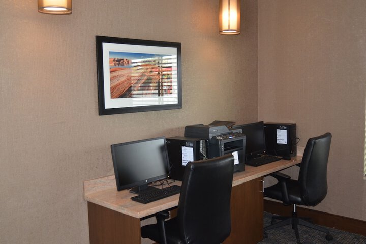 Business Center 61 of 61