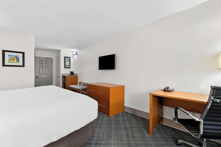 Room 17 of 48