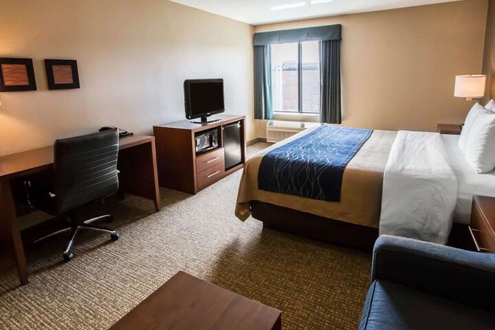 Comfort Inn Crystal Lake - Algonquin