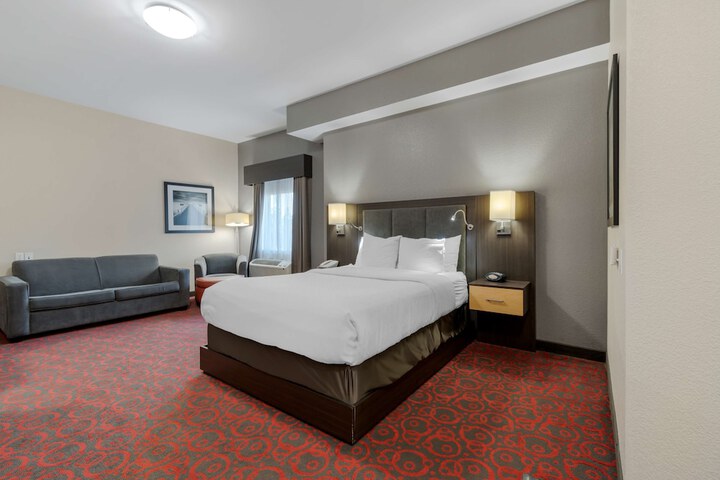 Room 27 of 46