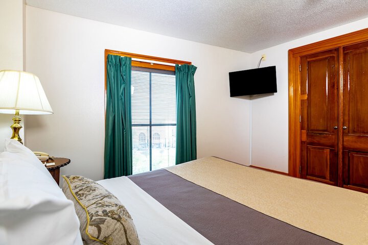 Room 27 of 48