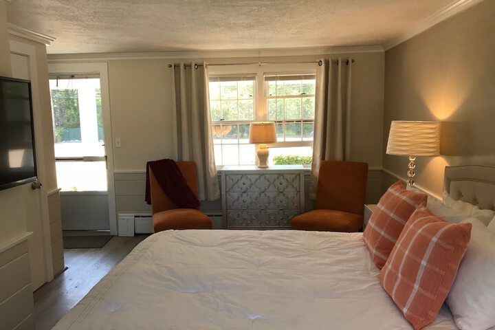 Room 80 of 106