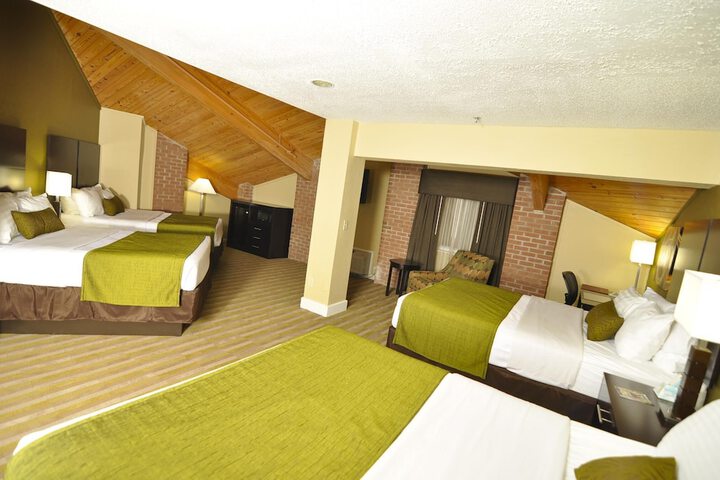 Room 9 of 28