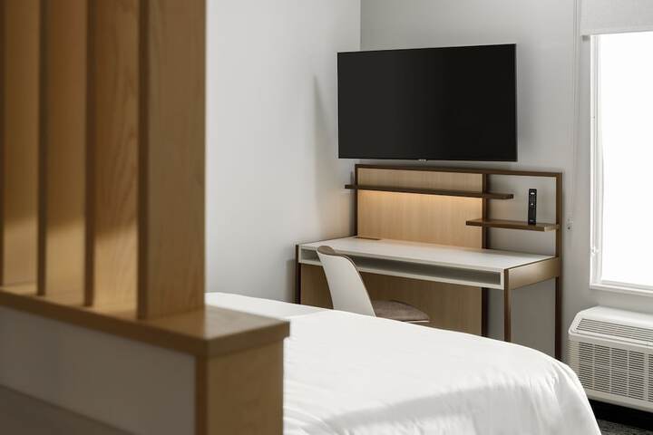 Room 43 of 59