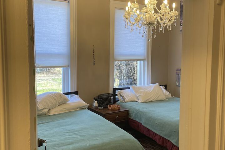 Room 76 of 104
