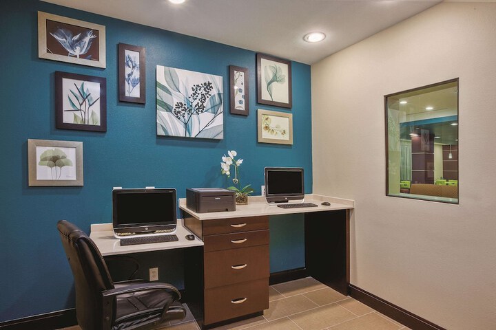 Business Center 26 of 26