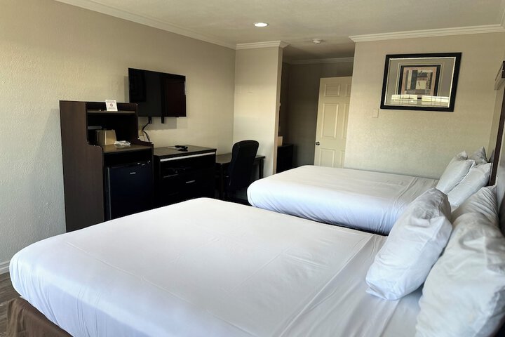Room 14 of 33