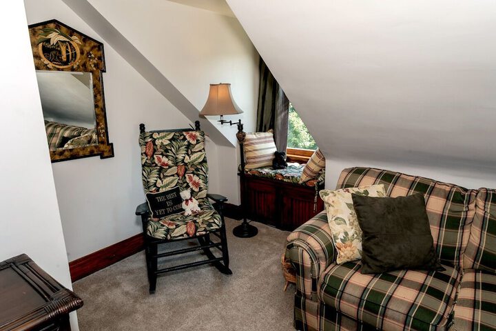 Room 33 of 160