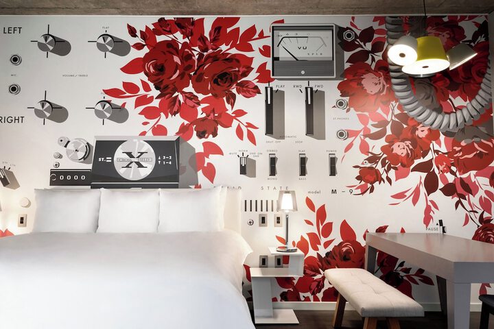Room 42 of 75