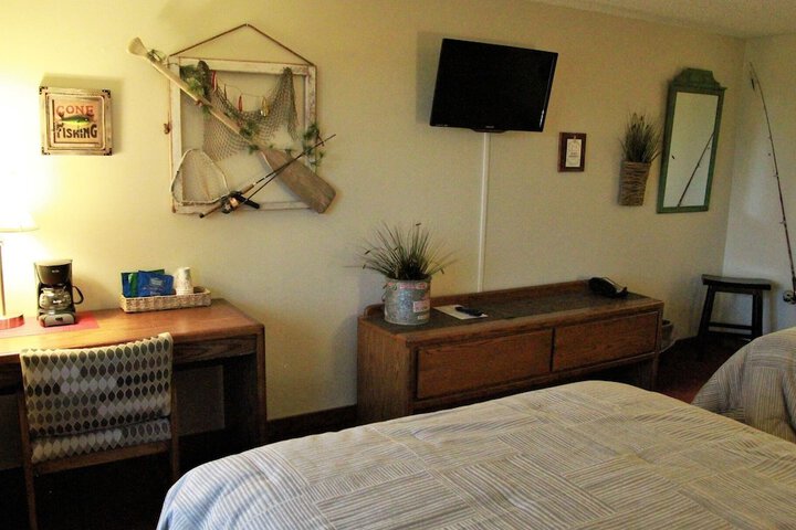 Room 6 of 12