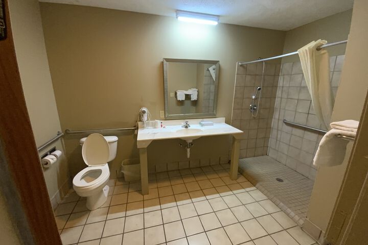 Room 9 of 27