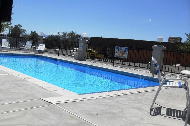 WESTERN RIDGE MOTEL