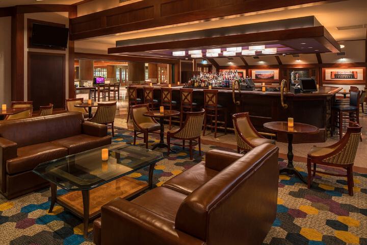 Lounge 81 of 89