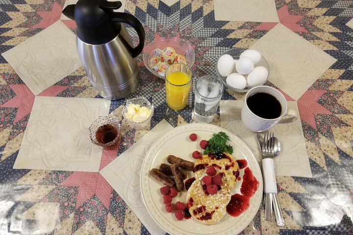 Breakfast/Coffee Service 24 of 38