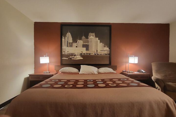 Room 11 of 26